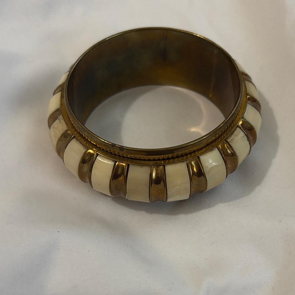 Cream and Gold Bracelet
